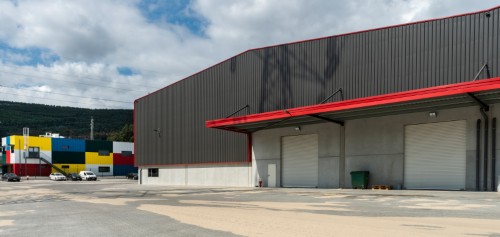 Armazém Logístico e Edifício Administrativo
